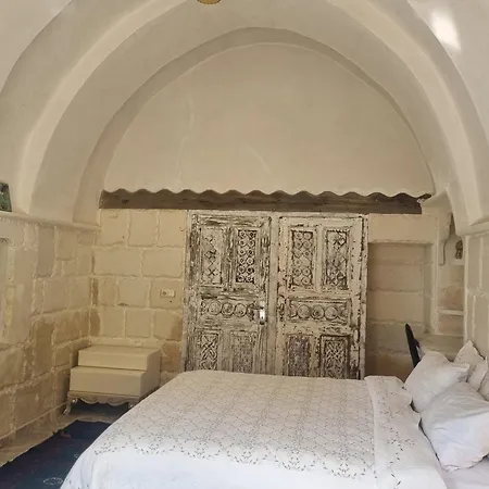 Mozaik Stone Bed & Breakfast