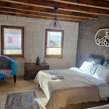 Mozaik Stone Bed & Breakfast 3*