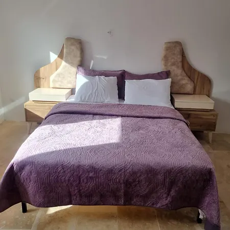 Mozaik Stone Bed & Breakfast