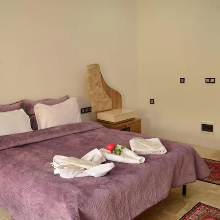 Mozaik Stone Bed & Breakfast 3*